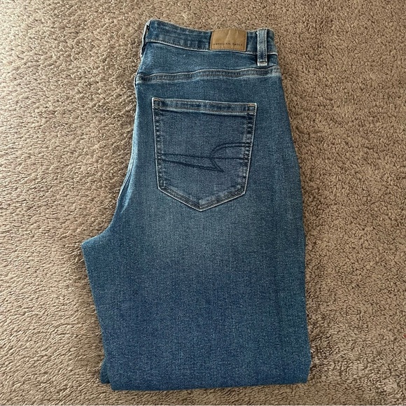 American Eagle Mom Stretch Jeans - Picture 3 of 4